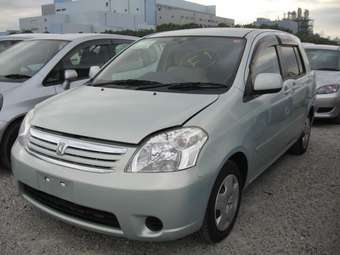 2003 Toyota Raum