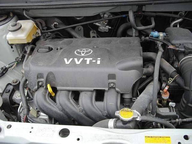2003 Toyota Raum