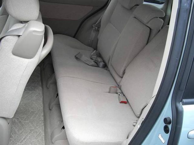 2003 Toyota Raum
