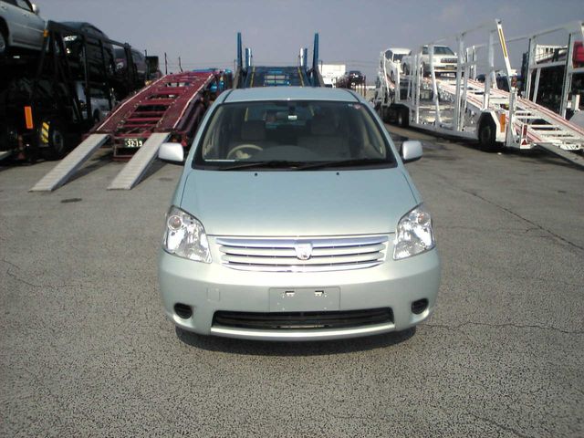 2003 Toyota Raum