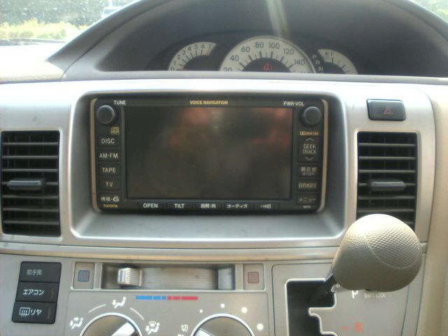 2003 Toyota Raum