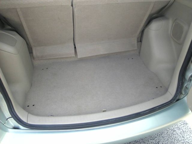 2003 Toyota Raum