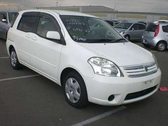 2003 Toyota Raum