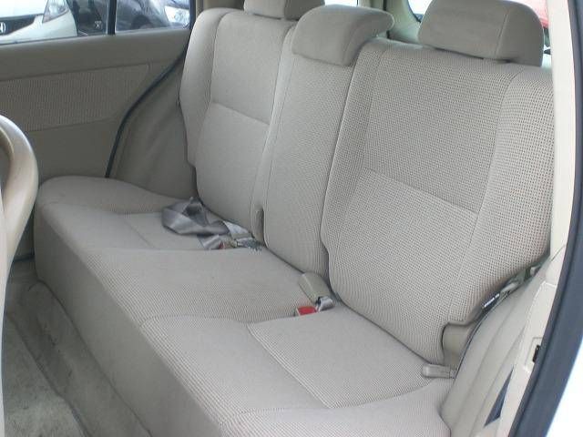 2003 Toyota Raum
