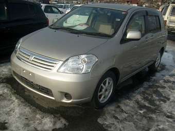 2003 Toyota Raum