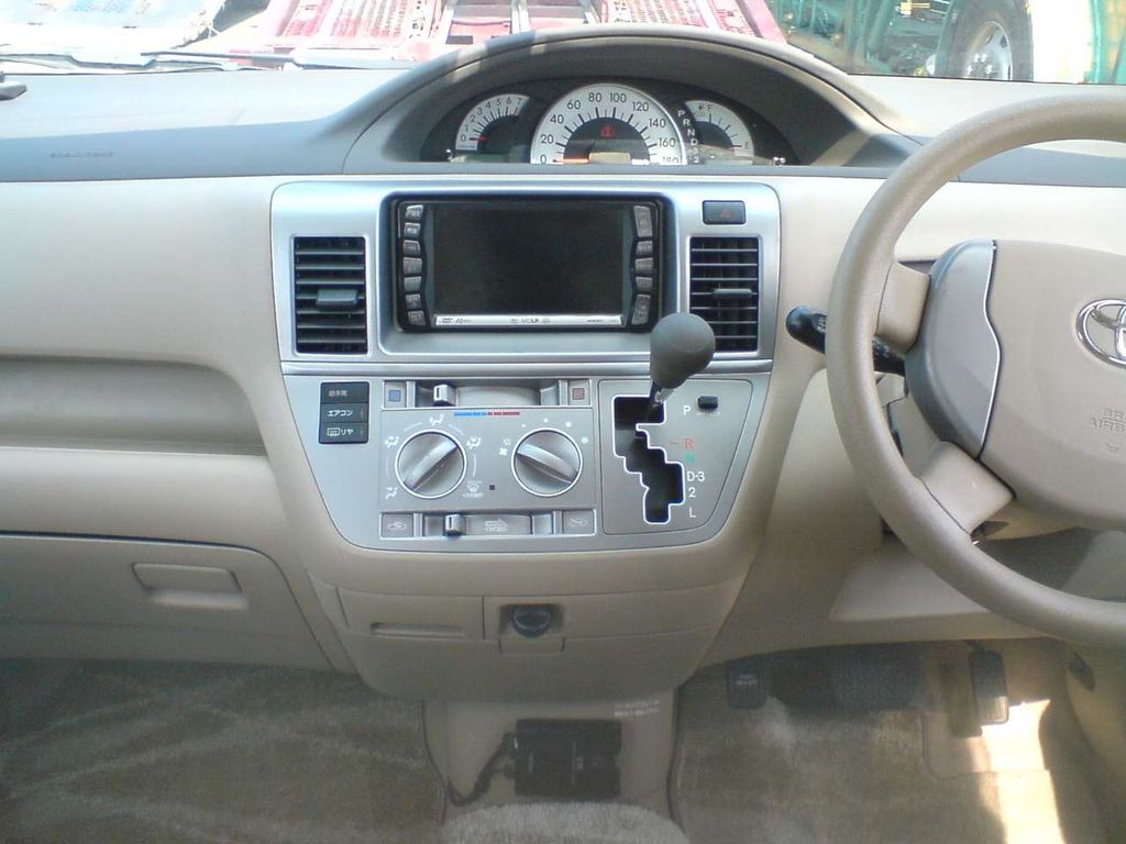 2003 Toyota Raum