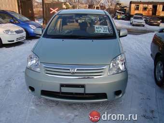 2003 Toyota Raum