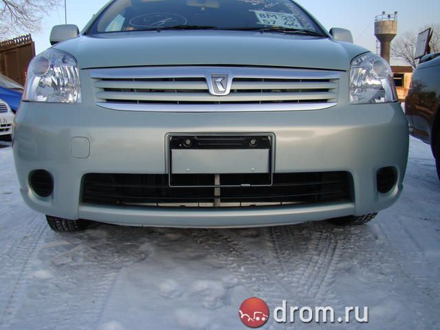2003 Toyota Raum