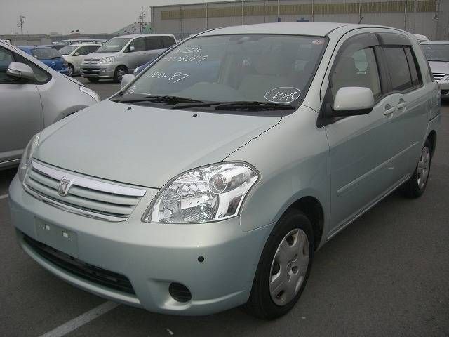 2003 Toyota Raum