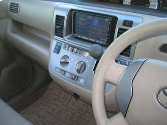 2003 Toyota Raum