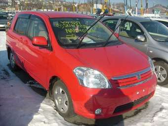 2003 Toyota Raum