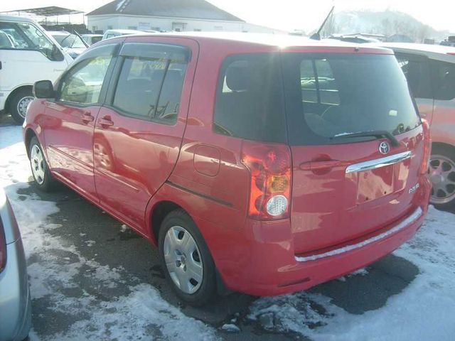 2003 Toyota Raum