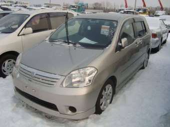 2003 Toyota Raum