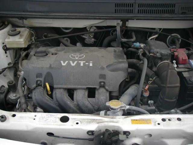 2003 Toyota Raum