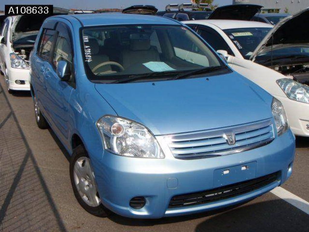 2003 Toyota Raum