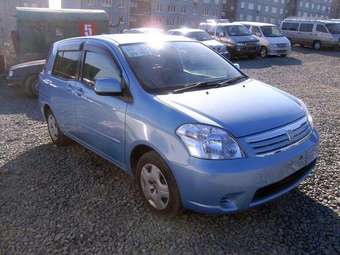 2003 Toyota Raum