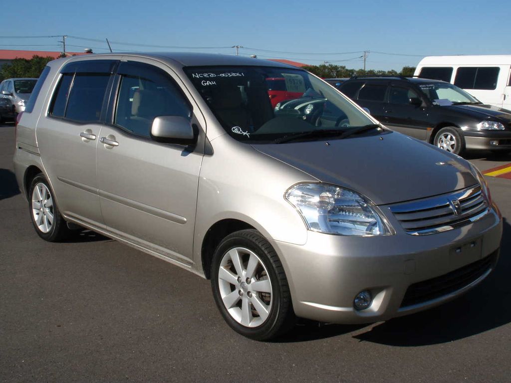 2003 Toyota Raum