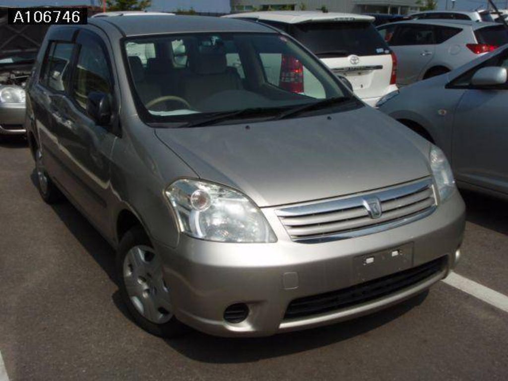 2003 Toyota Raum