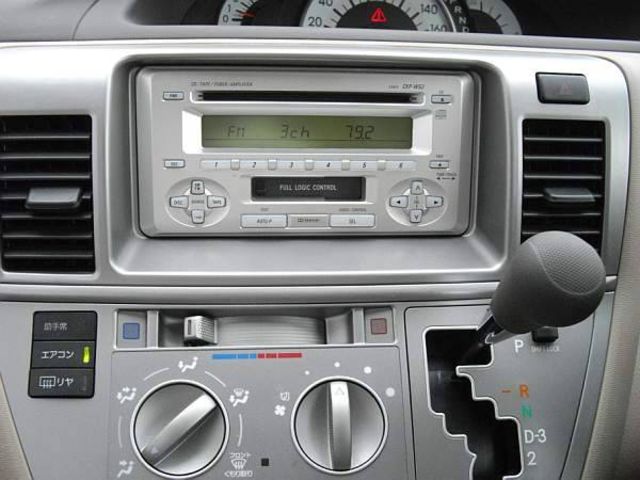 2003 Toyota Raum