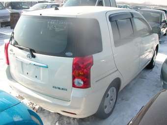 2003 Toyota Raum