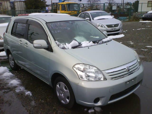 2003 Toyota Raum