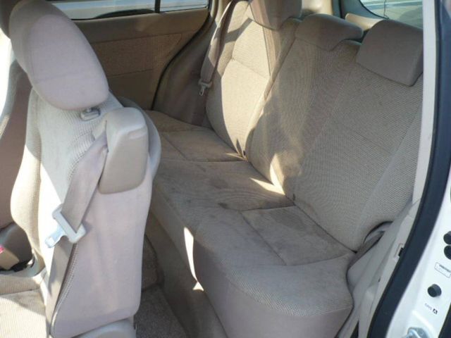 2003 Toyota Raum
