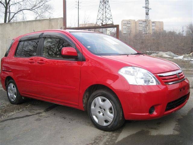 2003 Toyota Raum