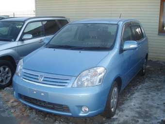 2003 Toyota Raum Pictures