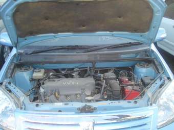 2003 Toyota Raum Pictures