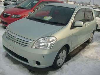 2003 Toyota Raum Photos