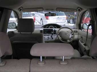 2003 Toyota Raum For Sale
