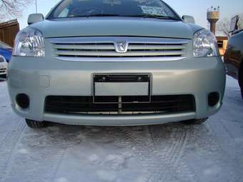 2003 Toyota Raum Pics