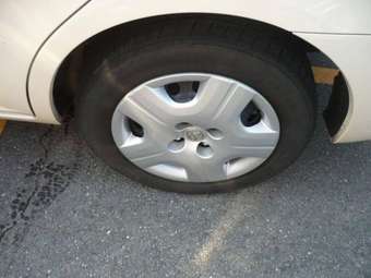 2003 Toyota Raum Pics