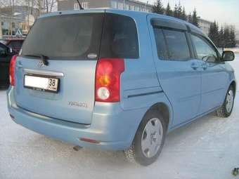 2003 Toyota Raum Pictures