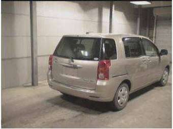 2003 Toyota Raum Pictures