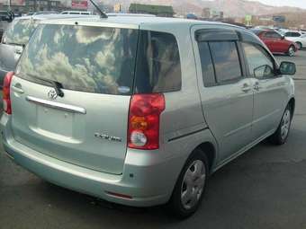 2003 Toyota Raum Pictures