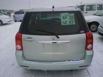 2003 Toyota Raum Pictures