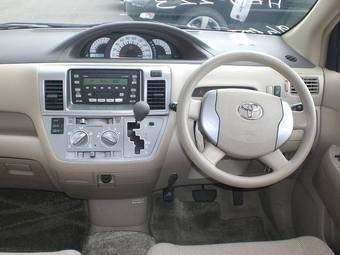 2003 Toyota Raum Wallpapers