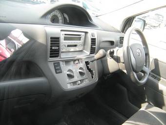 2003 Toyota Raum Pics