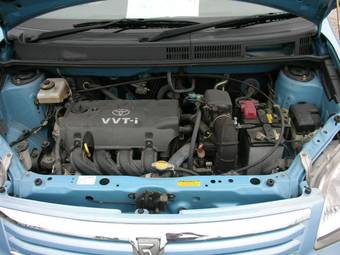 2003 Toyota Raum Pictures