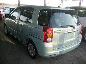 2003 Toyota Raum Pics