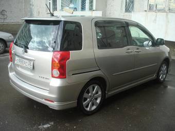 2003 Toyota Raum Pictures