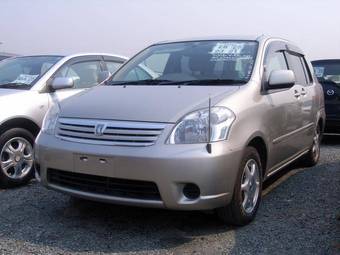 2003 Toyota Raum Photos