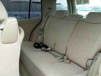 2003 Toyota Raum Photos