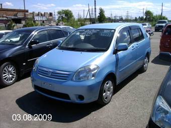 2003 Toyota Raum Photos