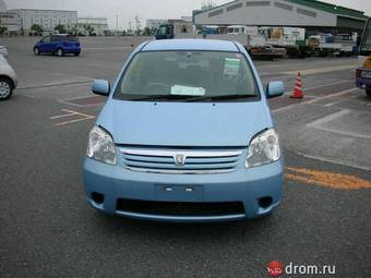 2003 Toyota Raum Pics