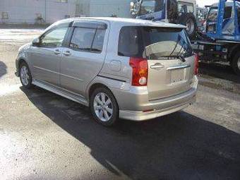 2003 Toyota Raum Photos