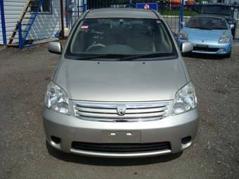 2003 Toyota Raum Pictures