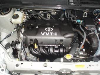 2003 Toyota Raum Pictures