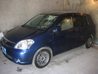 2003 Toyota Raum Pics